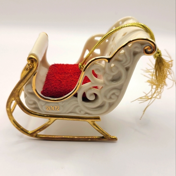 Lenox 2002 Annual Sleigh Ornament - Picture 3 of 5